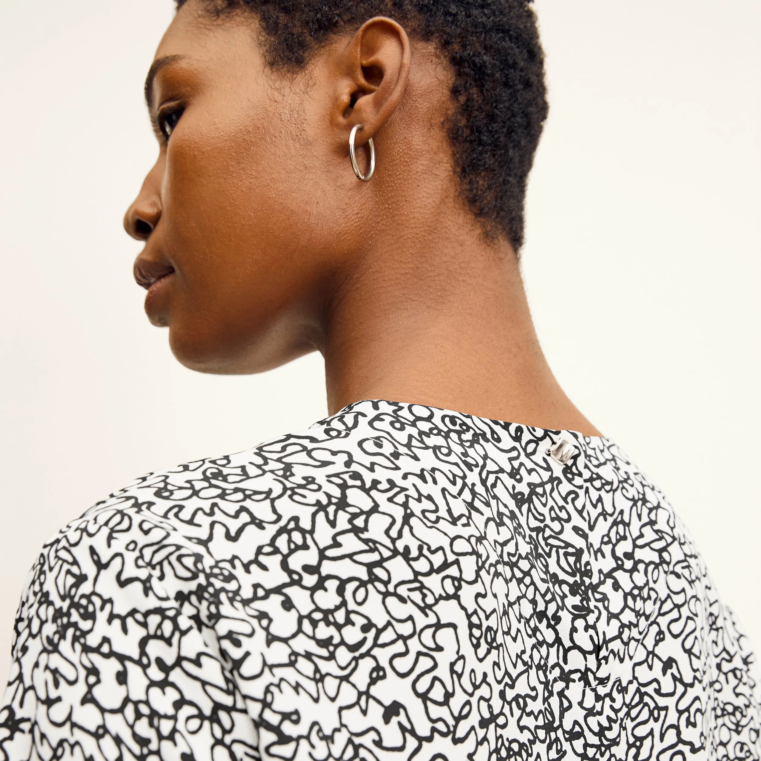 Annika Tee - Washable Silk :: Scribble Print