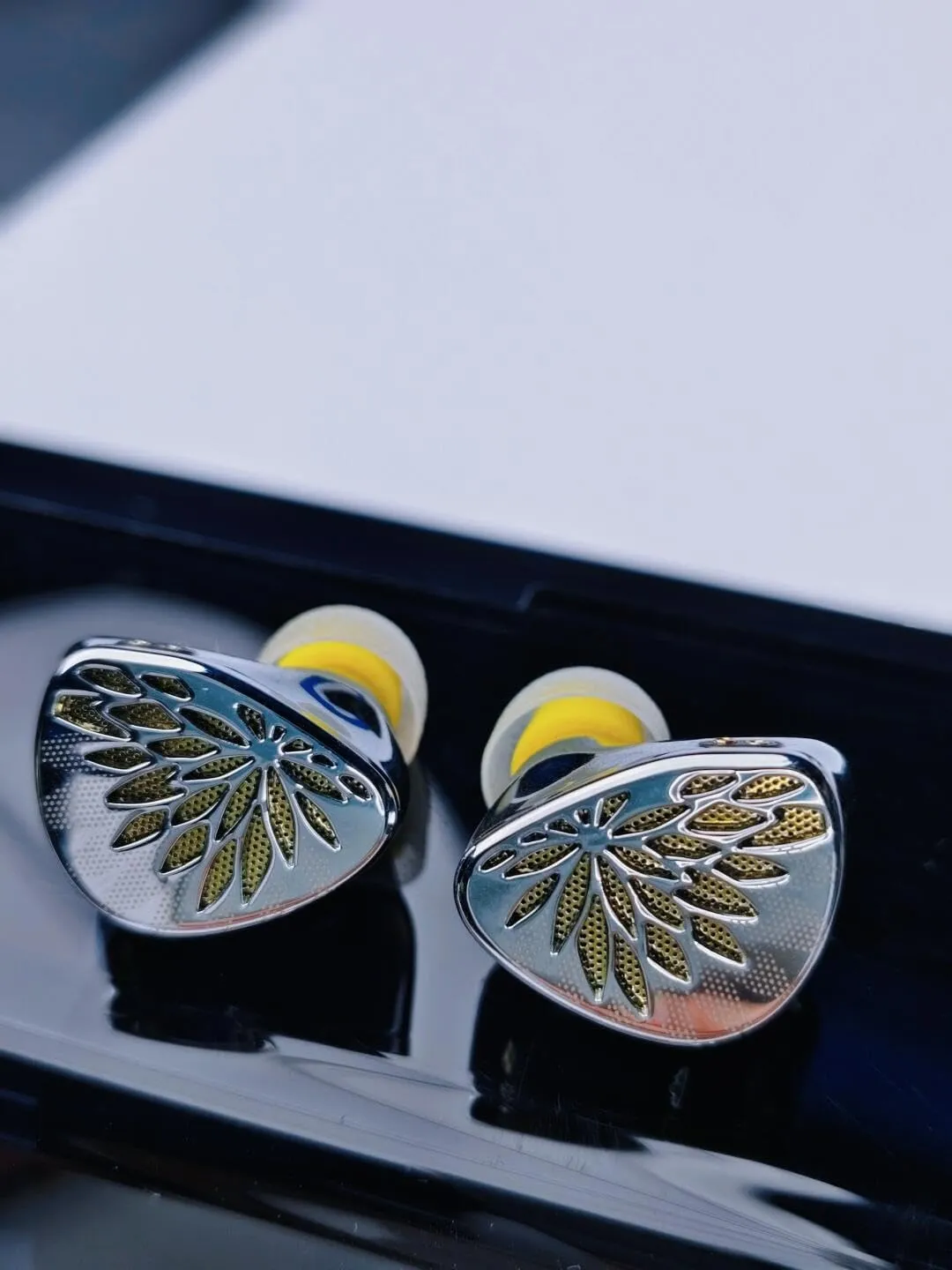 YuXuanJi in Ear Monitors Headphones, Wired Earbuds Earphone with 10mm TPLX Topology Dynamic Driver Zinc Construction, 0.78mm Detachable Cable for IEM, Musician Audiophile, Silver, 4.4mm